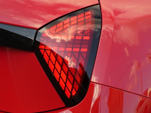 �ԓ��̃f�B�X�v���C����_���p�^�[���̕ύX���\�ł��I