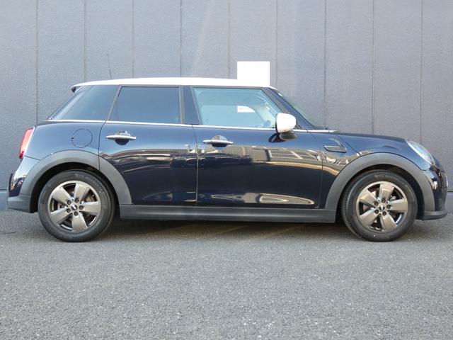 ＭＩＮＩ クーパー　クラシック・トリム　正規認定中古車　保証整備付　ナビ　ＥＴＣ　ドラレコ　バックカメラ　衝突軽減ブレーキ　アイドリングストップ　障害物ソナー　車線キープ　アダプティブクルコン　ＬＥＤライト　純正ホイール（48枚目）