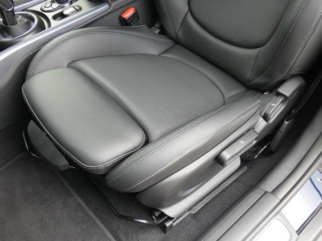 ���ʂ̑O��E�����Ɣw������̊p�x�������\�ł��I