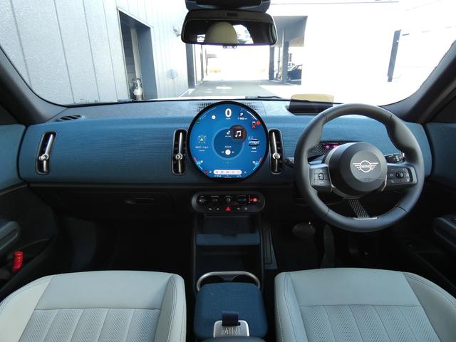 ＭＩＮＩ カントリーマンＤ　フェイバード・トリム　正規認定中古車　新車保証　保証整備付　弊社試乗車　ナビ　ＥＴＣ　ドラレコ　バックカメラ　衝突軽減ブレーキ　アイドリングストップ　障害物ソナー　車線キープ　Ａクルコン　ＬＥＤライト　純正ホイール（3枚目）