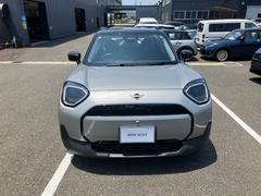 ＭＩＮＩエースマンＥが入庫しました。クラシックトリム付きの試乗車になります。電費はＷＬＴＣモードで３２７ｋｍになります。 2