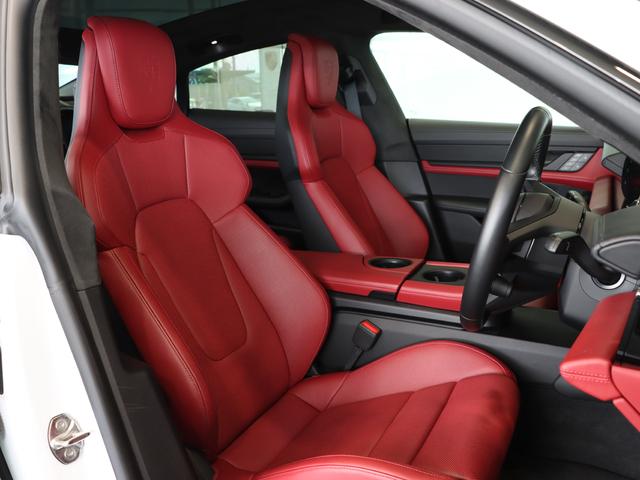 タイカン タイカンＧＴＳ　ワンオーナー　シートベンチレーション（12枚目）