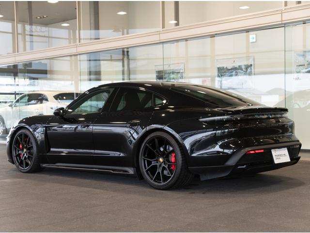 タイカン タイカンＧＴＳ　４＋１シート　マトリックスヘッドライト（5枚目）