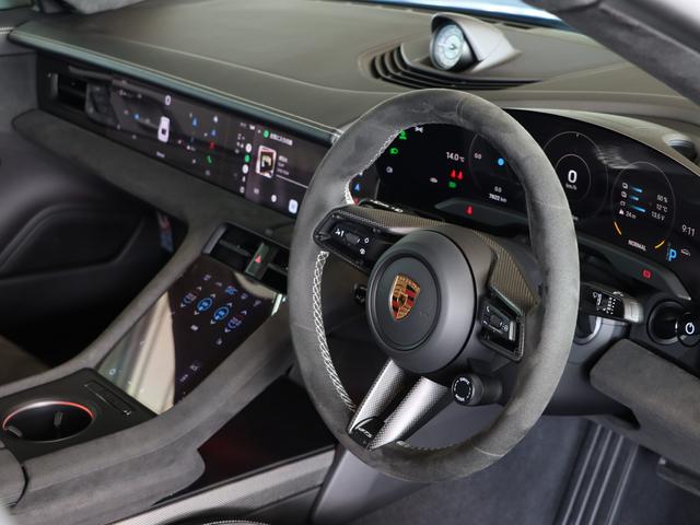 �J�[�{���@�C���e���A�@�p�b�P�[�W���X�e�A�����O�z�C�[�������̃R���g���X�g�J���[�@�X�e�b�`�ƃp���[�X�e�A�����O�@�v���X