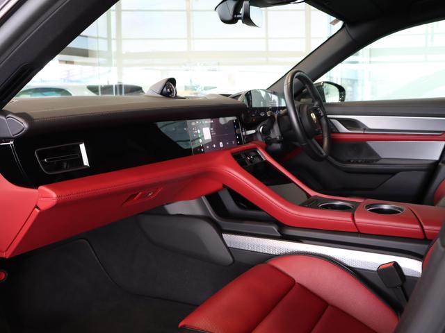 �C���e���A�J���[�F�u���b�N�^�{���h�[���b�h�@�A���~�j�E���v���Y���C���e���A�p�b�P�[�W