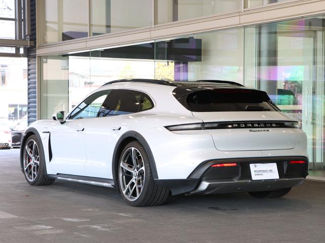 タイカンクロスツーリスモ タイカン 4Sクロスツーリスモ LEDマトリックスヘッドライト(5枚目)