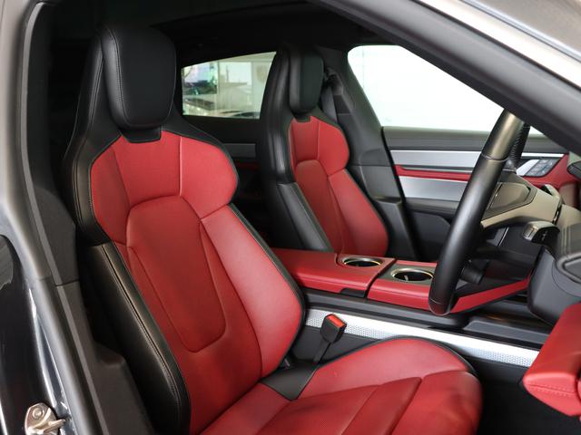 タイカン タイカン　４Ｓ　スポクロ　リアアクスルステア　Ｐルーフ（12枚目）