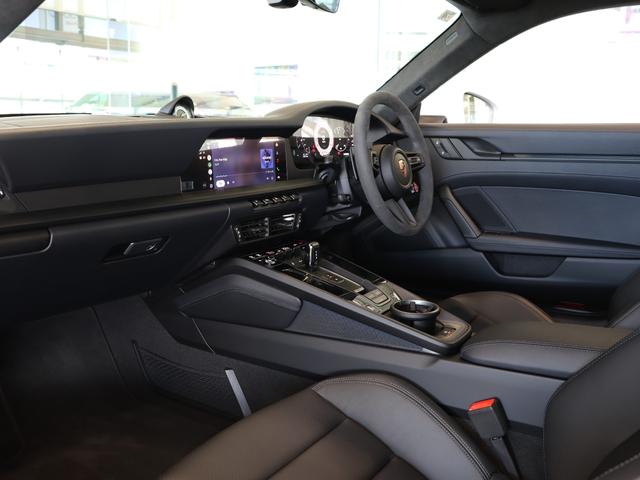 ９１１カレラＧＴＳ　１オーナー禁煙車　ブラック塗装ホイール（画像2）