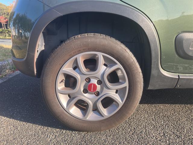 パンダ ４×４コンフォート　４ＷＤ　前後ドライブレコーダー　５速マニュアル車　ＥＴＣ　オートエアコン　リアプライバシーガラス　ルーフキャリア　純正アルミ　クラッチ交換済　シングルフライホイール（7枚目）