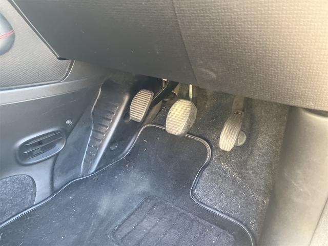 パンダ ４×４コンフォート　４ＷＤ　前後ドライブレコーダー　５速マニュアル車　ＥＴＣ　オートエアコン　リアプライバシーガラス　ルーフキャリア　純正アルミ　クラッチ交換済　シングルフライホイール（22枚目）