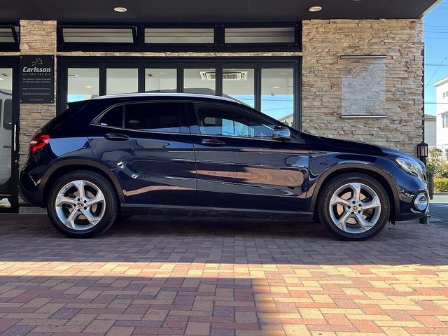 GLAクラス GLA220 4マチック プレミアム・レーダーセーフティ・ナビパッケージ パノラマSR 電動テールゲート ナビ/TV/Rカメラ harman/kardonサウンド 取説・整手・記録簿・スペアキー有(4枚目)