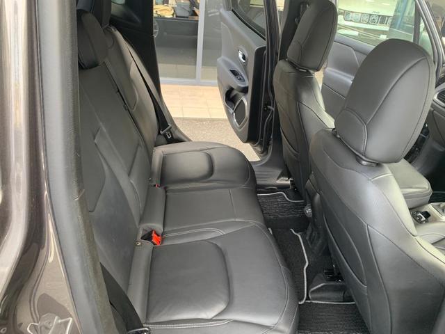 ジープ・レネゲード リミテッド　シートヒーター／ハンドルヒーター／バックカメラ／オートクルーズコントロール／ＡｐｐｌｅＣａｒｐｌａｙ／ＡｎｄｏｒｏｉｄＡｕｔｏ／認定中古車保証付き（11枚目）