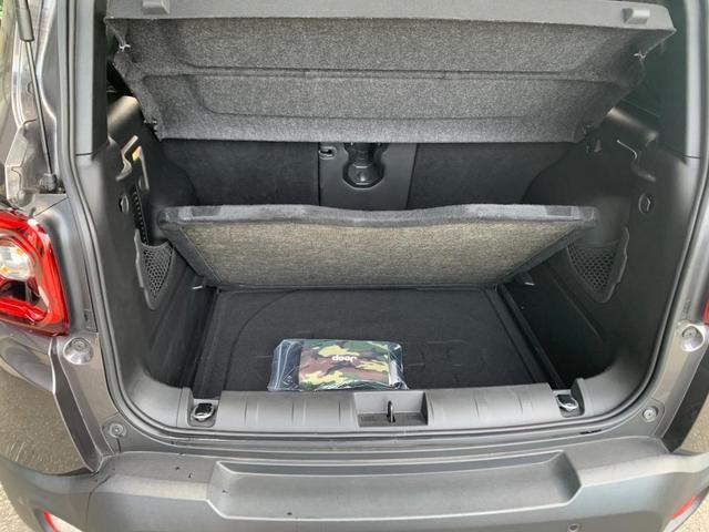 ジープ・レネゲード リミテッド　シートヒーター／ハンドルヒーター／バックカメラ／オートクルーズコントロール／ＡｐｐｌｅＣａｒｐｌａｙ／ＡｎｄｏｒｏｉｄＡｕｔｏ／認定中古車保証付き（13枚目）
