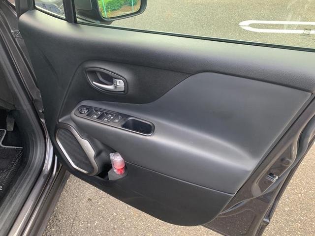 ジープ・レネゲード リミテッド　シートヒーター／ハンドルヒーター／バックカメラ／オートクルーズコントロール／ＡｐｐｌｅＣａｒｐｌａｙ／ＡｎｄｏｒｏｉｄＡｕｔｏ／認定中古車保証付き（18枚目）