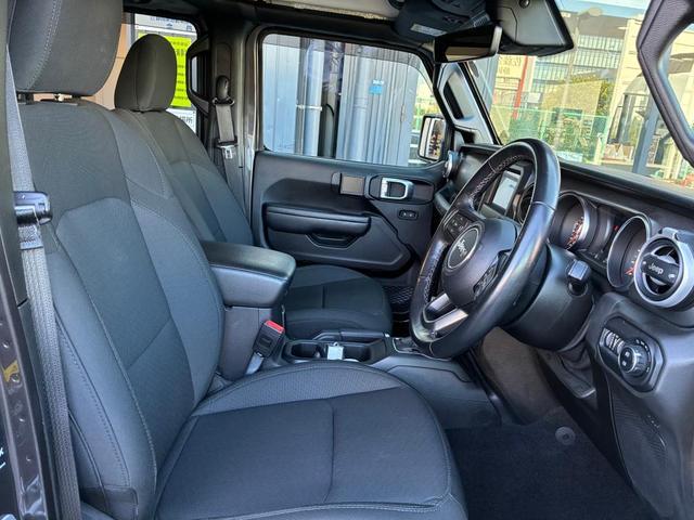 ジープ・ラングラーアンリミテッド スポーツ AppleCarplay/AndoroidAuto/バックカメラ/四輪駆動/認定中古車保証付き/認定中古車(10枚目)