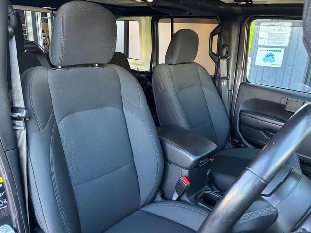 ジープ・ラングラーアンリミテッド スポーツ AppleCarplay/AndoroidAuto/バックカメラ/四輪駆動/認定中古車保証付き/認定中古車(11枚目)
