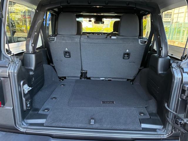 ジープ・ラングラーアンリミテッド スポーツ AppleCarplay/AndoroidAuto/バックカメラ/四輪駆動/認定中古車保証付き/認定中古車(13枚目)