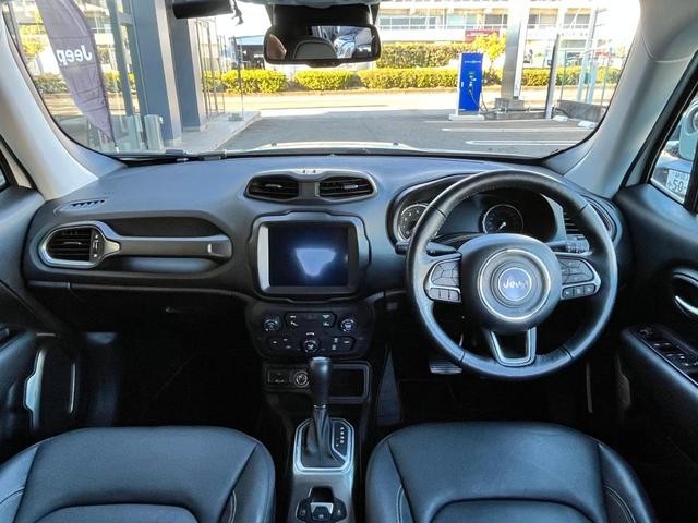 ジープ・レネゲード リミテッド　ＡｐｐｌｅＣａｒｐｌａｙ／ＡｎｄｏｒｏｉｄＡｕｔｏ／シートヒーター／ハンドルヒーター／バックカメラ／認定中古車保証付き／認定中古車（3枚目）