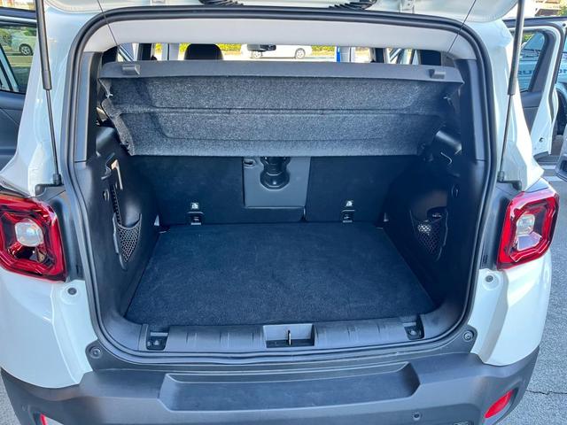ジープ・レネゲード リミテッド　ＡｐｐｌｅＣａｒｐｌａｙ／ＡｎｄｏｒｏｉｄＡｕｔｏ／シートヒーター／ハンドルヒーター／バックカメラ／認定中古車保証付き／認定中古車（9枚目）