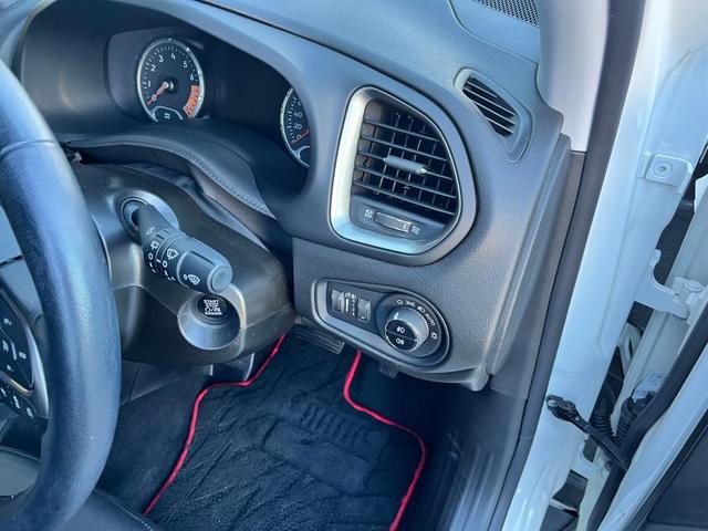 ジープ・レネゲード リミテッド　ＡｐｐｌｅＣａｒｐｌａｙ／ＡｎｄｏｒｏｉｄＡｕｔｏ／シートヒーター／ハンドルヒーター／バックカメラ／認定中古車保証付き／認定中古車（15枚目）