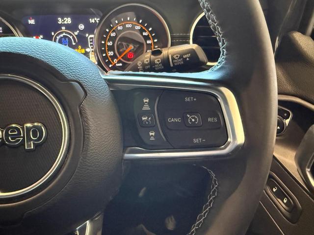 ジープ・ラングラーアンリミテッド リミテッドEDウィズサンライダフリップTフォーハドT AppleCarplay/AndoroidAuto/全席レザーシート/前席シートヒーター/ハンドルヒーター/バックカメラ/V6エンジン搭載/認定中古車保証付き/認定中古車(16枚目)