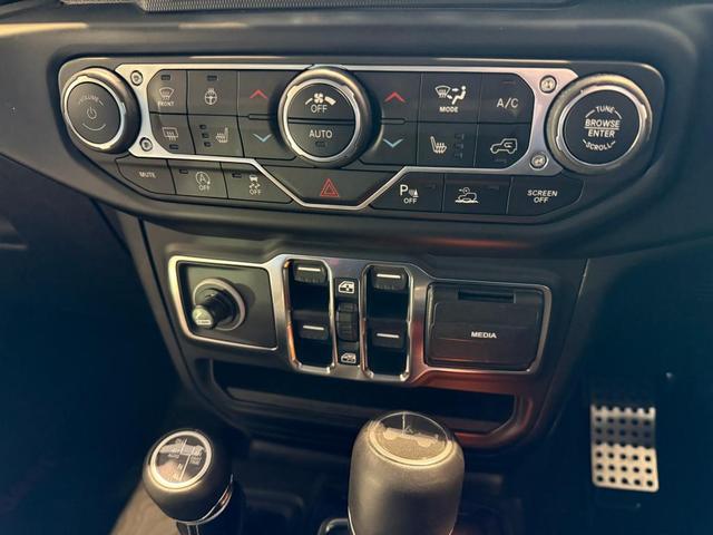 ジープ・ラングラーアンリミテッド リミテッドEDウィズサンライダフリップTフォーハドT AppleCarplay/AndoroidAuto/全席レザーシート/前席シートヒーター/ハンドルヒーター/バックカメラ/V6エンジン搭載/認定中古車保証付き/認定中古車(17枚目)