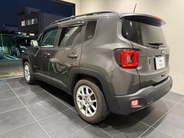 ジープ・レネゲード リミテッド シートヒーター/ハンドルヒーター/バックカメラ/前席パワーシート//AppleCarplay/AndoroidAuto/認定中古車保証付き/認定中古車(4枚目)