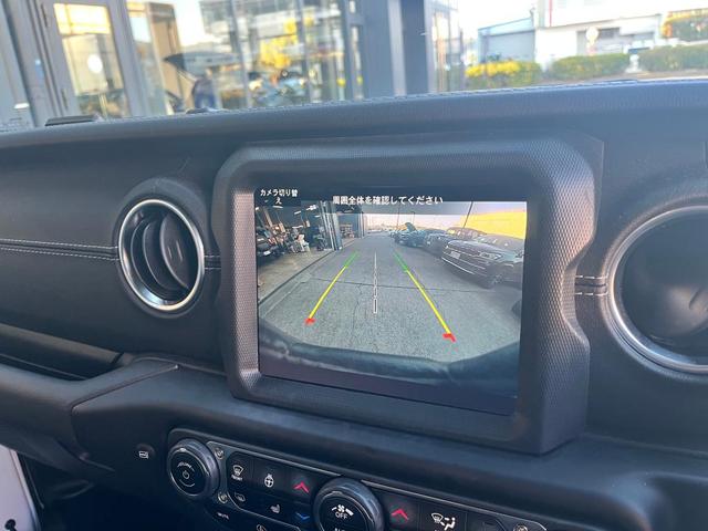 ジープ・ラングラーアンリミテッド サハラ シートヒーター/ハンドルヒーター/バックカメラ/左サイドカメラ/4WD/AppleCarplay/AndoroidAuto/認定中古車保証付き/認定中古車(20枚目)