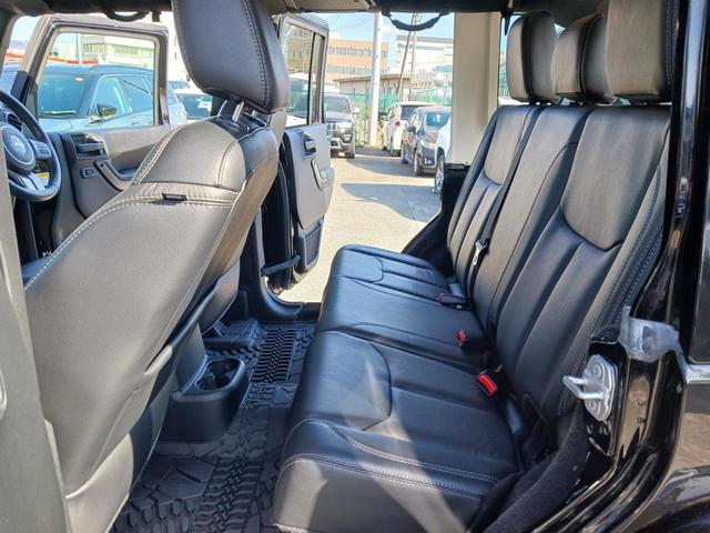 ジープ・ラングラーアンリミテッド アルティテュード　バックカメラ／レザーシート／ＥＴＣ車載器／認定中古車保証付き／認定中古車／特別限定車（12枚目）