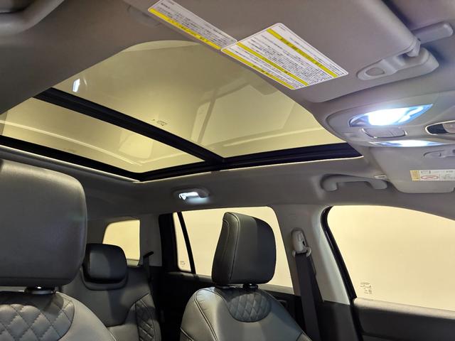 ジープ・コマンダー リミテッド サンルーフ/シートヒーター/ハンドルヒーター/バックカメラ/オートクルーズコントロール/前席パワーシート/AppleCarplay/AndoroidAuto/新車保証継承/認定中古車(22枚目)