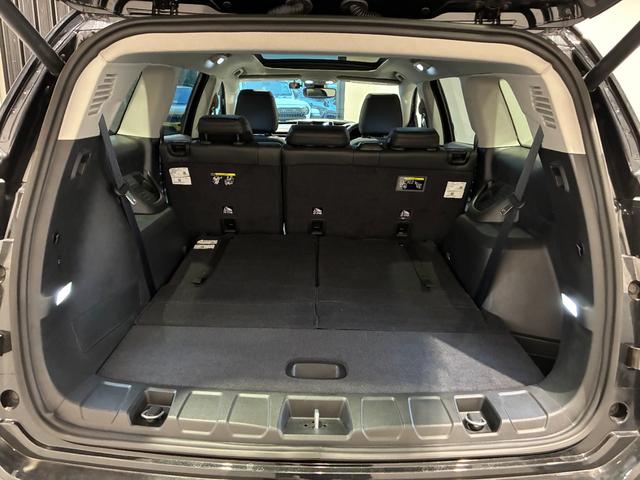 ジープ・コマンダー リミテッド サンルーフ/シートヒーター/ハンドルヒーター/バックカメラ/オートクルーズコントロール/前席パワーシート/AppleCarplay/AndoroidAuto/新車保証継承/認定中古車(23枚目)