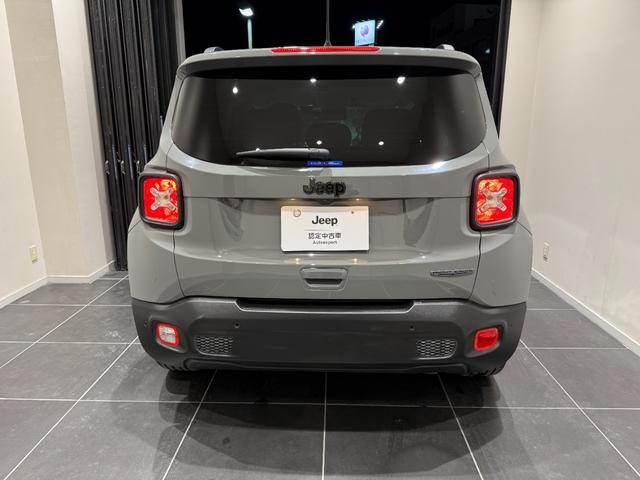ジープ・レネゲード ナイトイーグル　特別限定車／バックカメラ／ＡｐｐｌｅＣａｒｐｌａｙ／ＡｎｄｏｒｏｉｄＡｕｔｏ／社外シートカバー装着済み／認定中古車保証付き／認定中古車（4枚目）