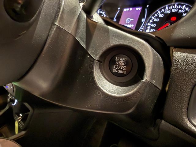 ジープ・レネゲード ナイトイーグル　特別限定車／バックカメラ／ＡｐｐｌｅＣａｒｐｌａｙ／ＡｎｄｏｒｏｉｄＡｕｔｏ／社外シートカバー装着済み／認定中古車保証付き／認定中古車（16枚目）