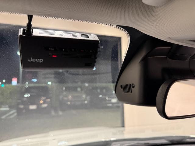 ジープ・レネゲード ナイトイーグル　特別限定車／バックカメラ／ＡｐｐｌｅＣａｒｐｌａｙ／ＡｎｄｏｒｏｉｄＡｕｔｏ／社外シートカバー装着済み／認定中古車保証付き／認定中古車（19枚目）