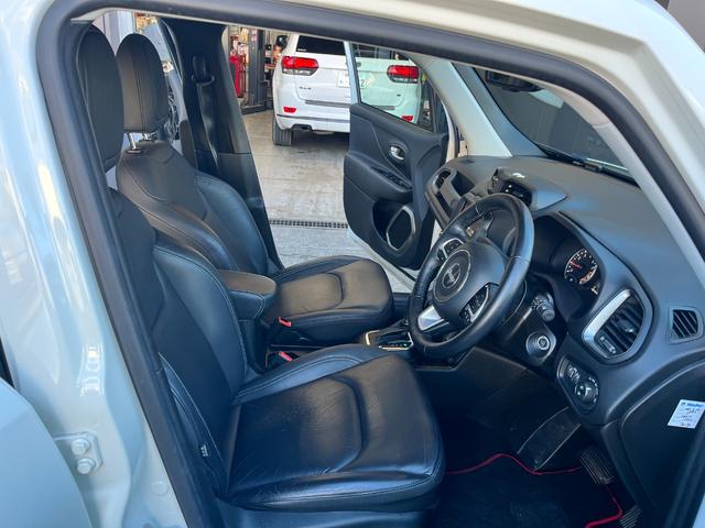 ジープ・レネゲード リミテッド　バックカメラ／ＡｐｐｌｅＣａｒｐｌａｙ／ＡｎｄｏｒｏｉｄＡｕｔｏ／運転席パワーシート／ＥＴＣ２．０／オートクルーズコントロール／新車保証継承／認定中古車（19枚目）