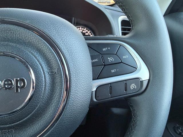 ジープ・レネゲード ロンジチュード　ＡｐｐｌｅＣａｒｐｌａｙ／ＡｎｄｏｒｏｉｄＡｕｔｏ／バックカメラ／オートクルーズコントロール／認定中古車保証付き／認定中古車（8枚目）
