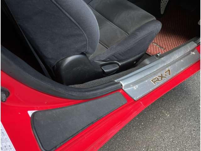 ＲＸ－７ ツーリングＸ　サンルーフ　ＢＯＳＥ　整備記録簿　シーケンシャルツインターボシステム　対向４ピストンアルミブレーキキャリパー　ノーマルマフラー　大型リアスポイラー（25枚目）