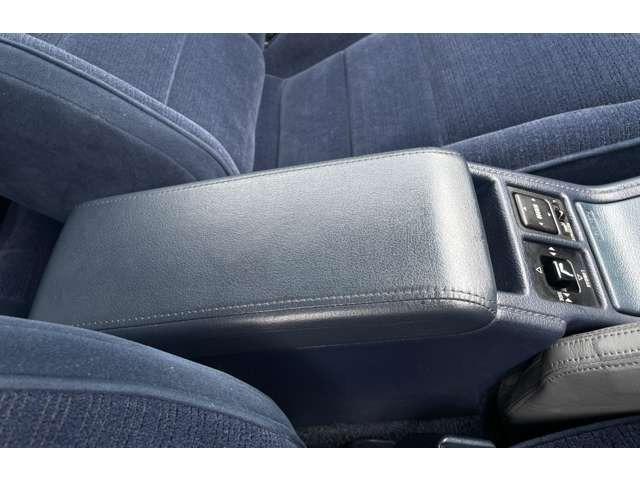 センターコンソールボックス