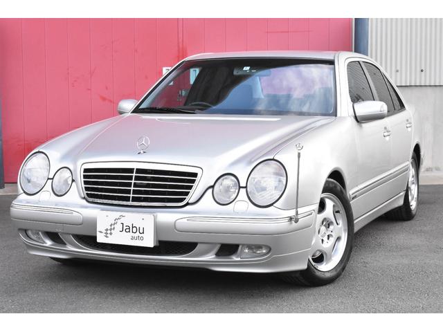 Ｅクラス Ｅ３２０　アバンギャルド　Ｗ２１０後期モデル　Ｅ３２０アヴァンギャルド　実走行４４，０００ｋｍブラックレザーシートヒーター付き　キセノン　スライディングルーフ（2枚目）