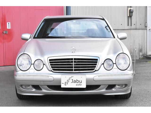 Ｅクラス Ｅ３２０　アバンギャルド　Ｗ２１０後期モデル　Ｅ３２０アヴァンギャルド　実走行４４，０００ｋｍブラックレザーシートヒーター付き　キセノン　スライディングルーフ（3枚目）