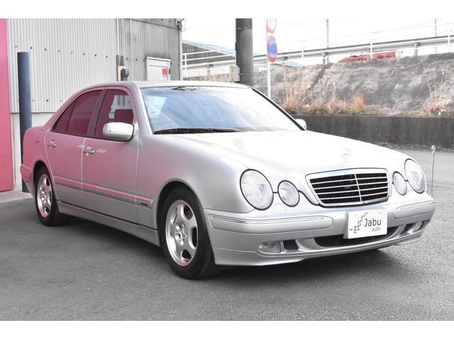 Ｅ３２０　アバンギャルド　Ｗ２１０後期モデル　Ｅ３２０アヴァンギャルド　実走行４４，０００ｋｍブラックレザーシートヒーター付き　キセノン　スライディングルーフ(4枚目)