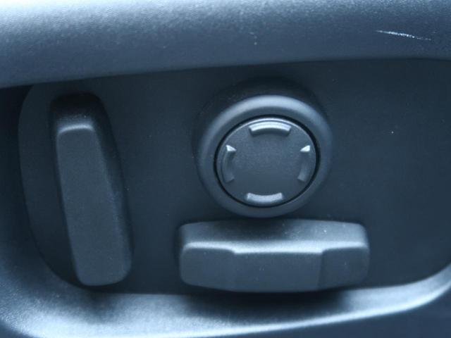 レンジローバーイヴォーク Ｓ　Ｄ２００　認定中古車　純正２０インチアルミホイール　パノラミックルーフ　パワーシート　パワーテールゲート　全周囲カメラ　Ａｐｐｌｅ　ＣａｒＰｌａｙ　アダプティブクルーズコントロール　レーンキープアシスト（5枚目）