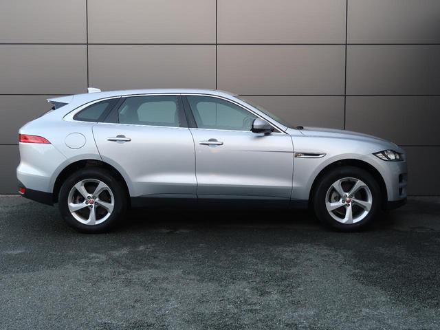 Ｆペイス ピュア　認定中古車　純正１９インチアルミホイール　ＭＥＲＩＤＩＡＮサウンド　メモリ付きパワーシート　電動ステアリングコラム　パドルシフト　３６０°カメラ　パワーテールゲート　Ａｐｐｌｅ　ＣａｒＰｌａｙ（17枚目）