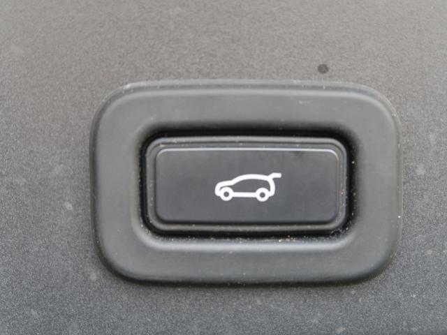 レンジローバーイヴォーク Ｒ－ダイナミック　Ｓ　認定中古車　純正２０インチアルミホイール　パワーシート　パワーテールゲート　前席シートヒーター　全周囲カメラ　電動ステアリングコラム　パドルシフト　アダプティブクルーズコントロール（10枚目）