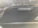 MERIDIANは英国のプレミアムオーディオブランドです。緻密に計算され配置したスピーカーによって重低音から高音域までしっかりと再現された音で、コンサートのような臨場感溢れる音響空間を実現。