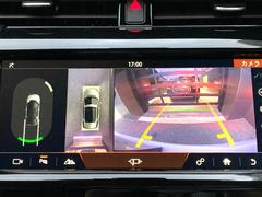 サラウンドカメラ（３６０°カメラ）『車載のカメラを駆使し、車を真上から見下ろしている映像に変換、センターディスプレイに表示させ、安全な駐車をサポート。縦列駐車や狭い場所への駐車に大きく役立ちます。』 7