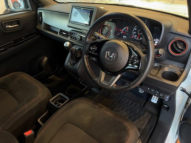 Ｎ－ＯＮＥ ＲＳ　６ＭＴ　ワンオーナー　ユーザー下取車両　無限エアロ　ＴＥＩＮ車高調　ＫＥＮＷＯＯＤナビ　地デジ　Ｂカメラ　無限１５インチアルミＡＷ　ホンダセンシング　アダプティブクルーズコントロール　シートヒーター（6枚目）