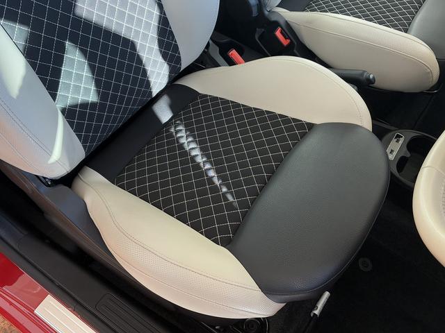 500C ツインエア ドルチェヴィータ ワンオーナー ベージュ幌 TEZZOスポーツマフラー 7インチユーコネクト カープレイ対応 バックカメラ ハーフレザーシート 純正16インチAW キセノンヘッドライト アイドリングストップ(16枚目)