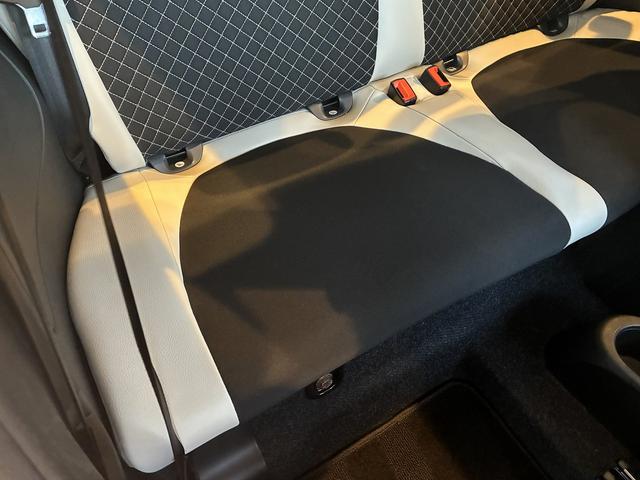 500 1.2 ドルチェ 530台限定 カープレイ対応 ガラスルーフ 純正15インチホイール キセノンヘッドライト フォグライト オートエアコン パーキングセンサー ハーフレザー アイドリングストップ クルーズコントロール(21枚目)