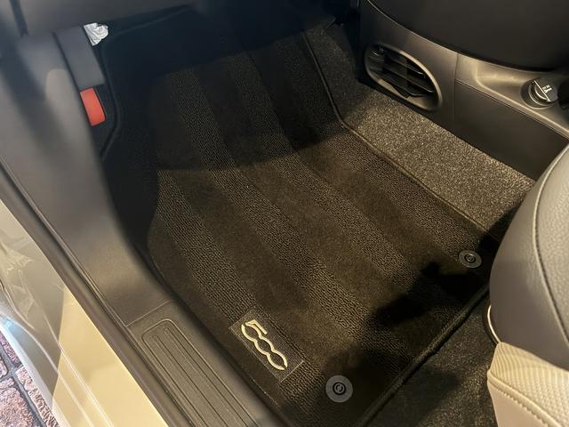 500 1.2 ドルチェ 530台限定 カープレイ対応 ガラスルーフ 純正15インチホイール キセノンヘッドライト フォグライト オートエアコン パーキングセンサー ハーフレザー アイドリングストップ クルーズコントロール(25枚目)